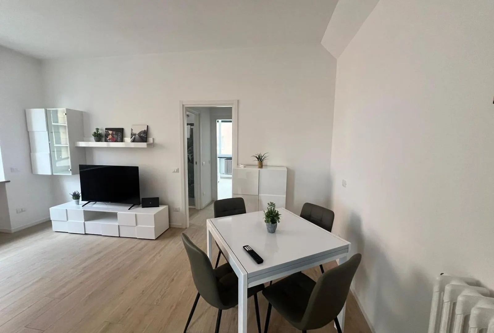 Domusmi Bordighera 32 Milan